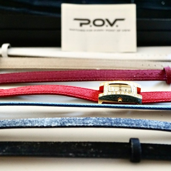 P.O.V. WATCH WITH COLORED REPLACEMENT BANDS - Picture 5 of 9
